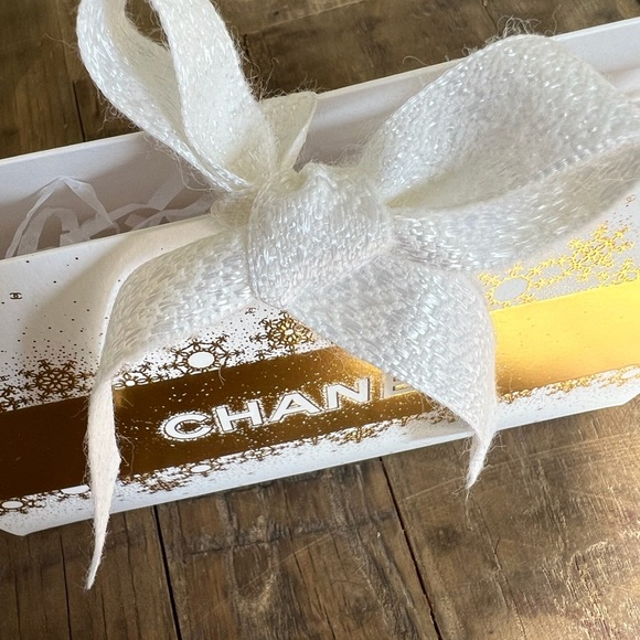 Chanel gift bag - Picture 4 of 5